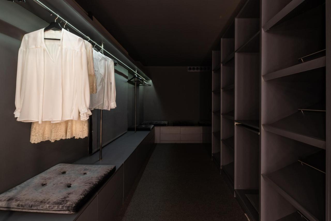 Petit Luxe Loft Apartment Terrassa Ngoại thất bức ảnh