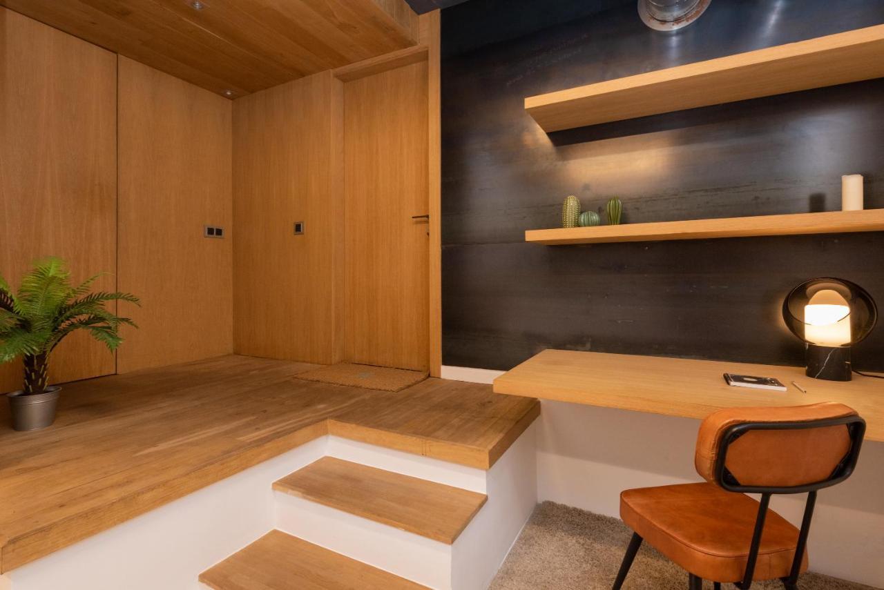 Petit Luxe Loft Apartment Terrassa Ngoại thất bức ảnh