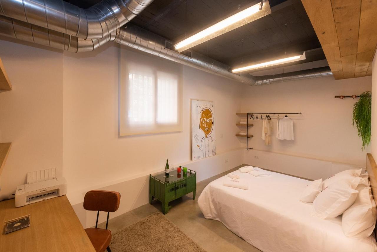 Petit Luxe Loft Apartment Terrassa Ngoại thất bức ảnh