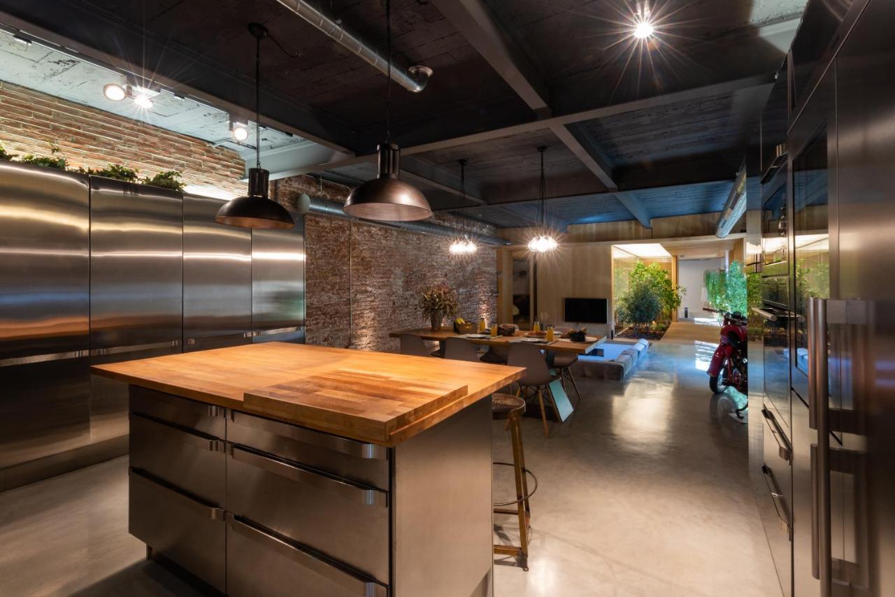 Petit Luxe Loft Apartment Terrassa Ngoại thất bức ảnh
