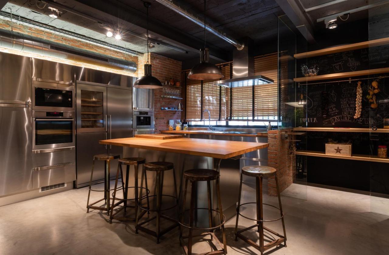 Petit Luxe Loft Apartment Terrassa Ngoại thất bức ảnh