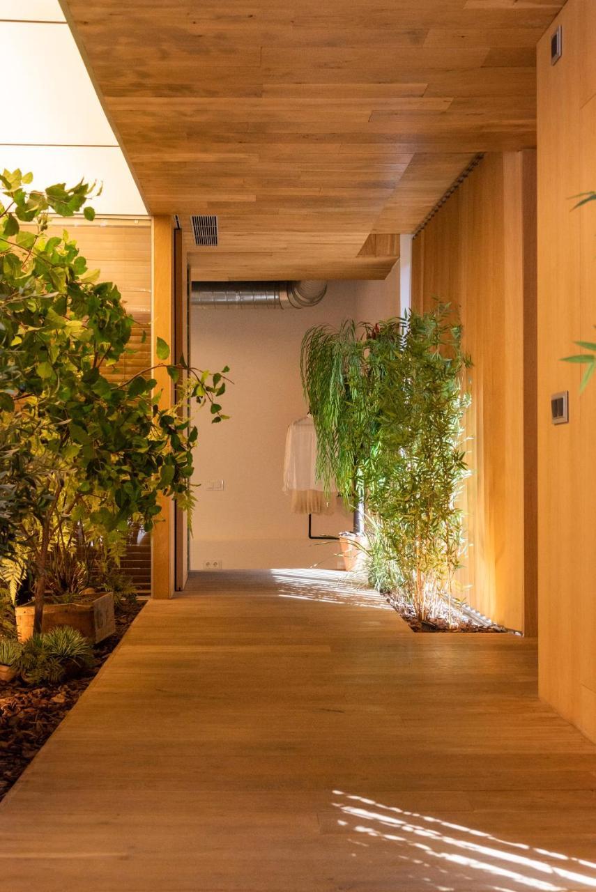 Petit Luxe Loft Apartment Terrassa Ngoại thất bức ảnh