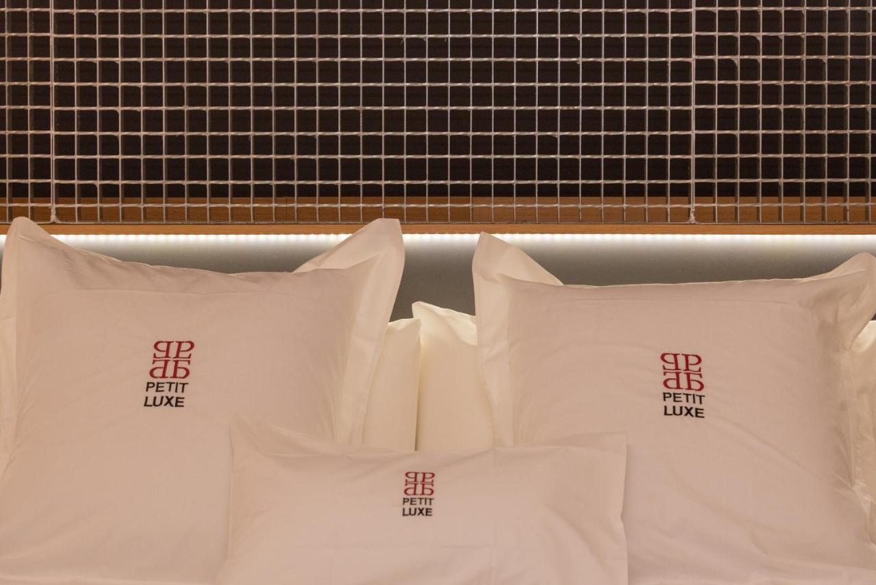 Petit Luxe Loft Apartment Terrassa Ngoại thất bức ảnh